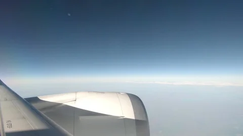 Window View from Airplane 動画素材 89778714