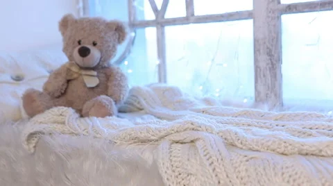 Window winter bear Vídeo Stock 45933130