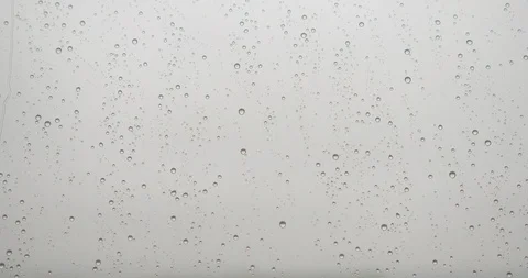 Windowpane with drops running down. CLIP329 Vidéo 98899199