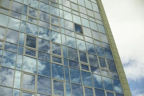 Windows in building. Mirror surface in building. 스톡 사진