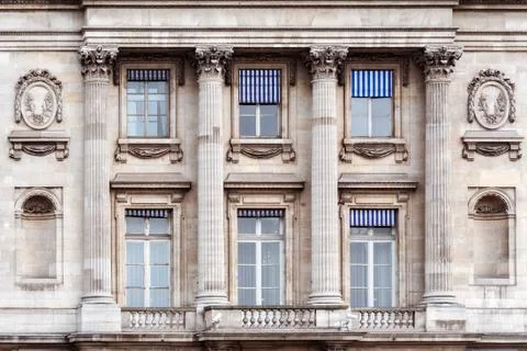 Windows with columns and balcony. Foto stock