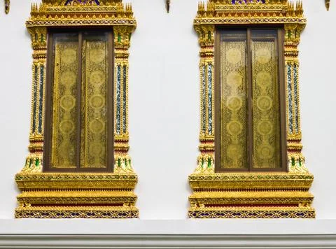 Windows of thai temple . Ilustración de archivo