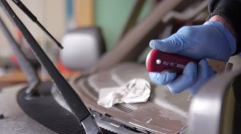 Windshield installation, removing rubber seal Vidéo 56967531