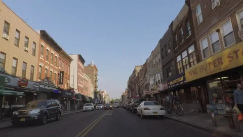 Windshield view. Driving along Greenpoint streets. Brooklyn. New York. Vídeo Stock 75277448