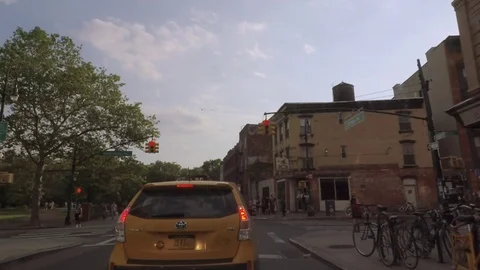 Windshield view. Time lapse. Driving the streets of Brooklyn. New York. Vídeo Stock 75285049