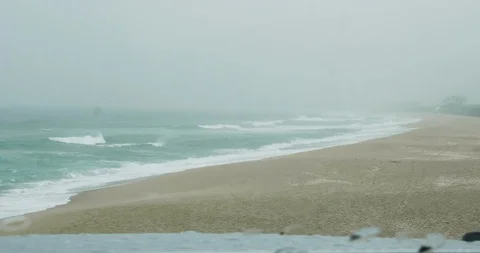 Windshield wiper on the beach Vídeo Stock 110710880