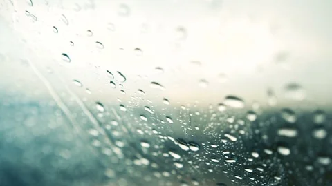 Windshield wiper cleaning the windshield Vidéo 77731052