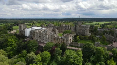 Windsor Castle pan drone  Aerial 4K footage summer Stock Footage 154610828