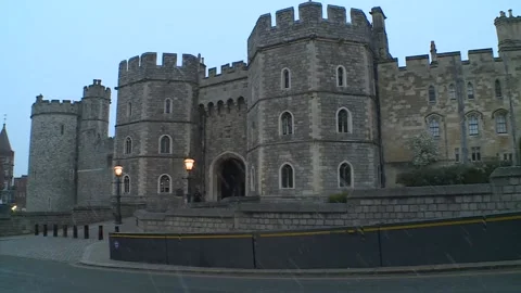 Windsor Castle - Snow Falling Vídeo Stock 160963025