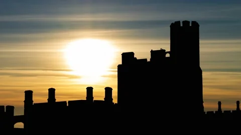 Windsor Castle, Time Lapse at Sunset with Colorful Clouds, England, UK, Europe Vidéo 151758864