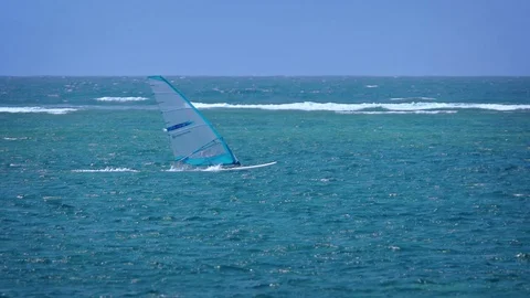 Windsurfer Cruising at High Speed over Tropical Sea. FullHD footage 库存影片 71768545