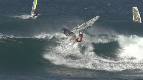 WINDSURFER_SURFING_WAVES Stock Footage 33365409