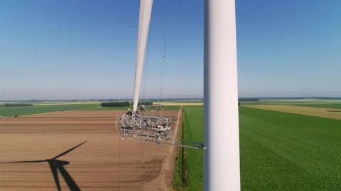 Windturbine blade maintenance Stock Footage 295320642