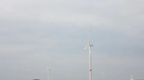 Windturbine / Wind Power with a sky Видео 43265297