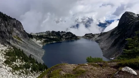 Windy alpine lake Video stock 318557277