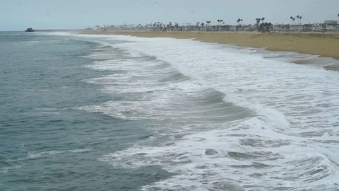 Windy Day at the Beach 库存影片 108010867