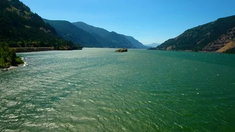 Windy day in the Columbia River Gorge Stock Footage 72653793