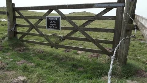 Windy Day At Priddy Nine Barrows. Mendip Hills, Notice On Gate Private land 動画素材 172490803