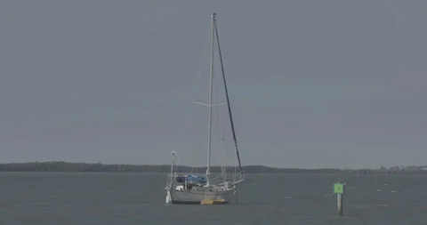 Windy Day Sailboat Timelapse 動画素材 112235765