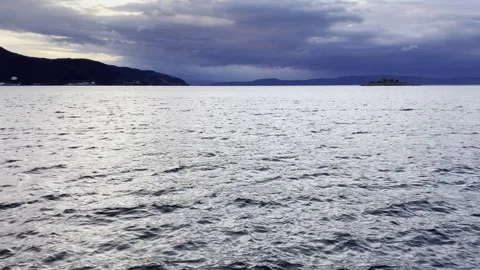 Windy evening at sea 動画素材 292483989