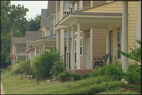 Windy street 動画素材 7810383