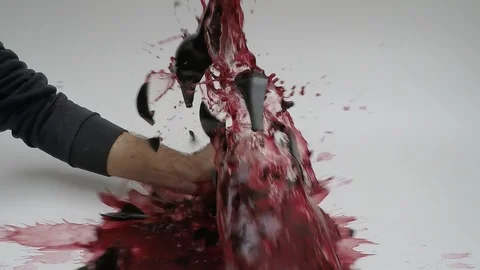 Wine Bottle Is Destroyed in Slow Motion Vídeos de archivo 92206233