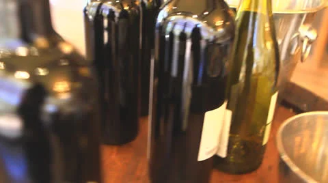 Wine bottles Vídeos de archivo 25292864