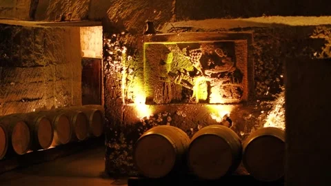 Wine Cellar in Bordeaux Catacombs 動画素材 305618468
