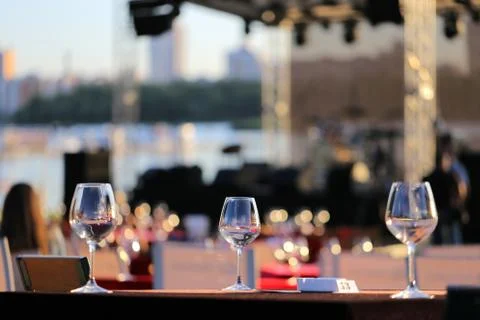 Wine glasses on the table Foto stock