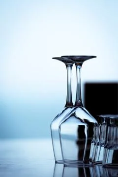 Wine glasses upside down 1 库存照片