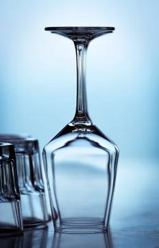 Wine glasses upside down 1 库存照片