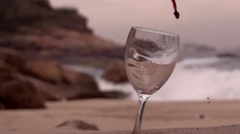Wine pour on beach 動画素材 30252628