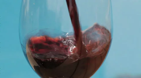 Wine Poured into Glass Vídeo Stock 39712136