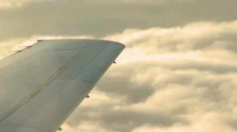 Wing in the clouds Stock-Footage 1078923