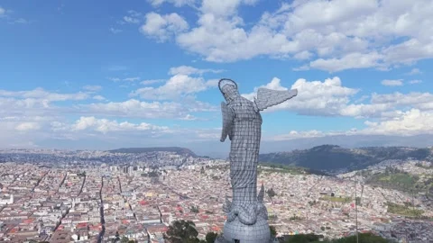 Winged Virgin Mary statue overlooking the city of Quito, Ecuador, offers 스톡 동영상 308410593