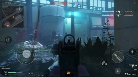 Winning the internet multiplayer first-person combat shooter mobile game Vídeo Stock 235655877