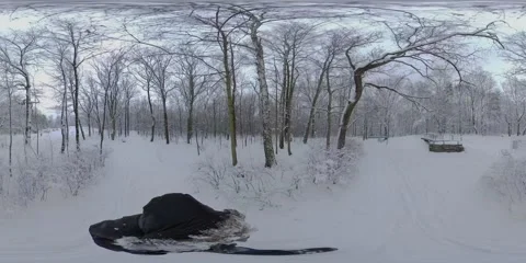 Winter 360 VR shots in the snow-covered Kościuszko Park in Katowice Video stock 146609152