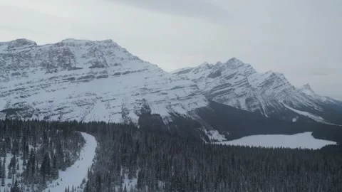 Winter in Banff Canada 7 스톡 동영상 332071688