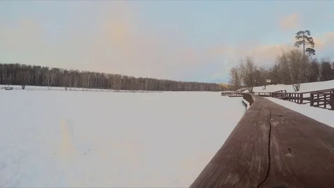 Winter day on the river in park timelapse Vidéo 79814590