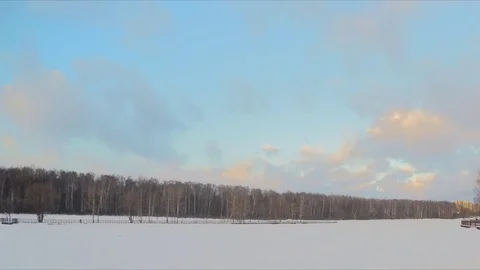 Winter day on the river timelapse 스톡 동영상 79814666