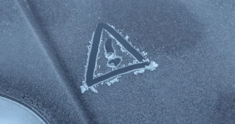 Winter Driving - warning triangles on a frozen car - sequence 스톡 동영상 169159269