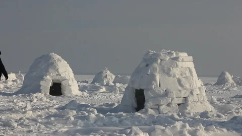 Winter dwelling of Eskimos. Igloo. Eskimos village. 库存影片 86318471