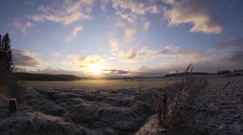 Winter field clouds Stockbeeldmateriaal 33120040