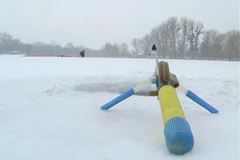 Winter fishing Stock-Footage 1044952