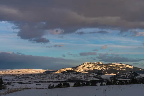 Winter foothills and clouds 動画素材 130886176