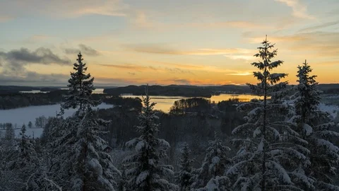Winter forest sunset. Timelapse. 4K, 25p Vídeos de archivo 86889924