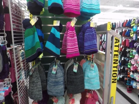 Winter hats on store shelf Stock-Footage 81113247
