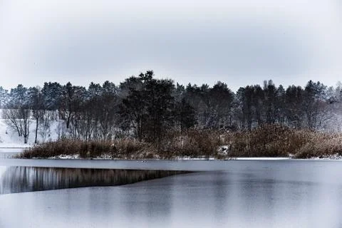 Winter lake Stockfoto's
