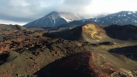 Winter land with a view of the snow-capped volcano 库存影片 167832266