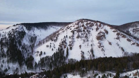 Winter landscape, flight over mountains 库存影片 170066829